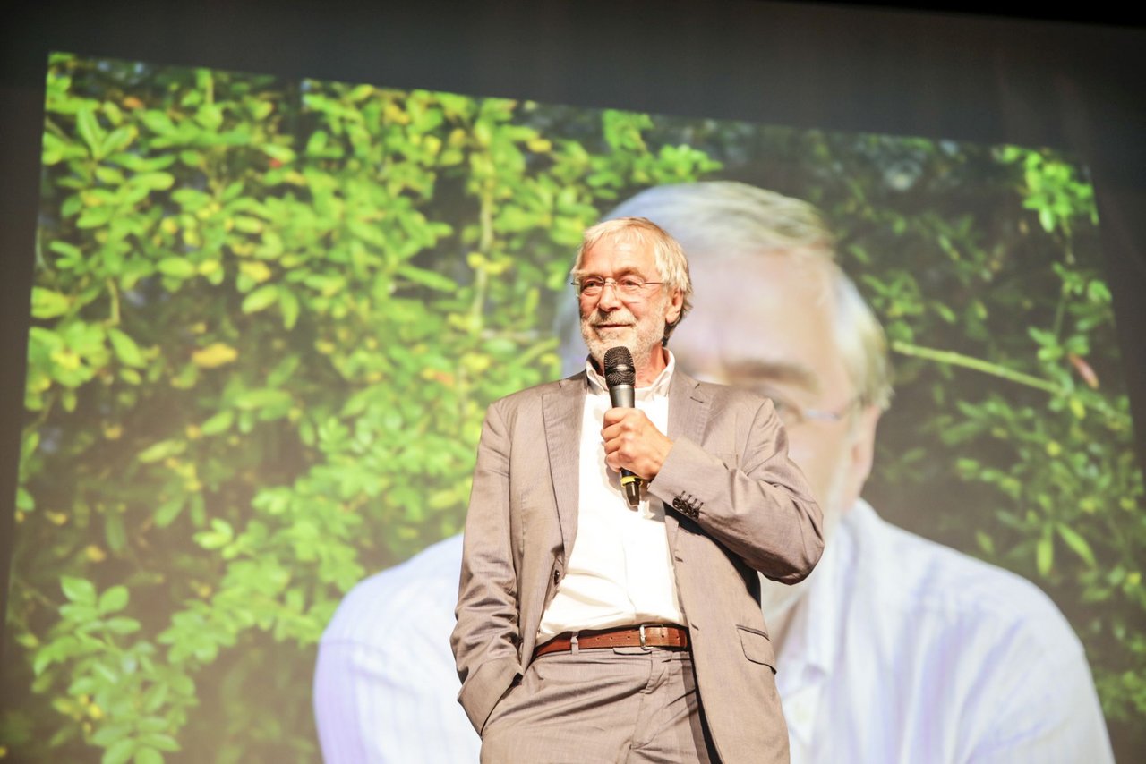 Prof. Dr. Gerald Hüther auf der Bühne